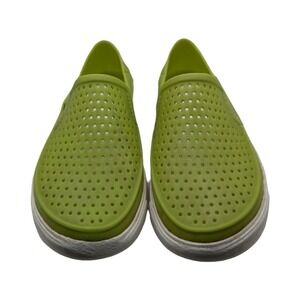 Crocs Kids Size 11 Green Slip On Clogs Lightweight Water Shoes Unisex